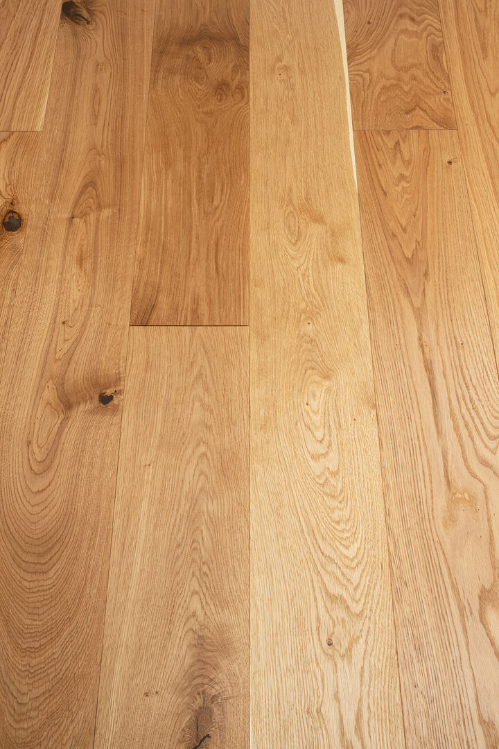 Eiche leicht gebürstet, natur geölt
