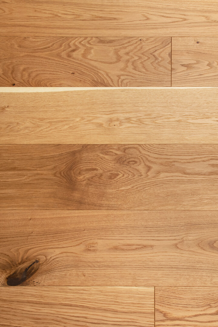 Eiche leicht gebürstet, natur geölt